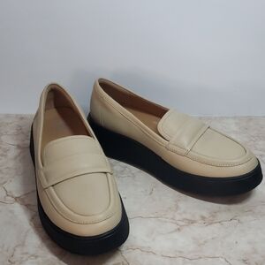 Fitflop Cream and Black Loafers
